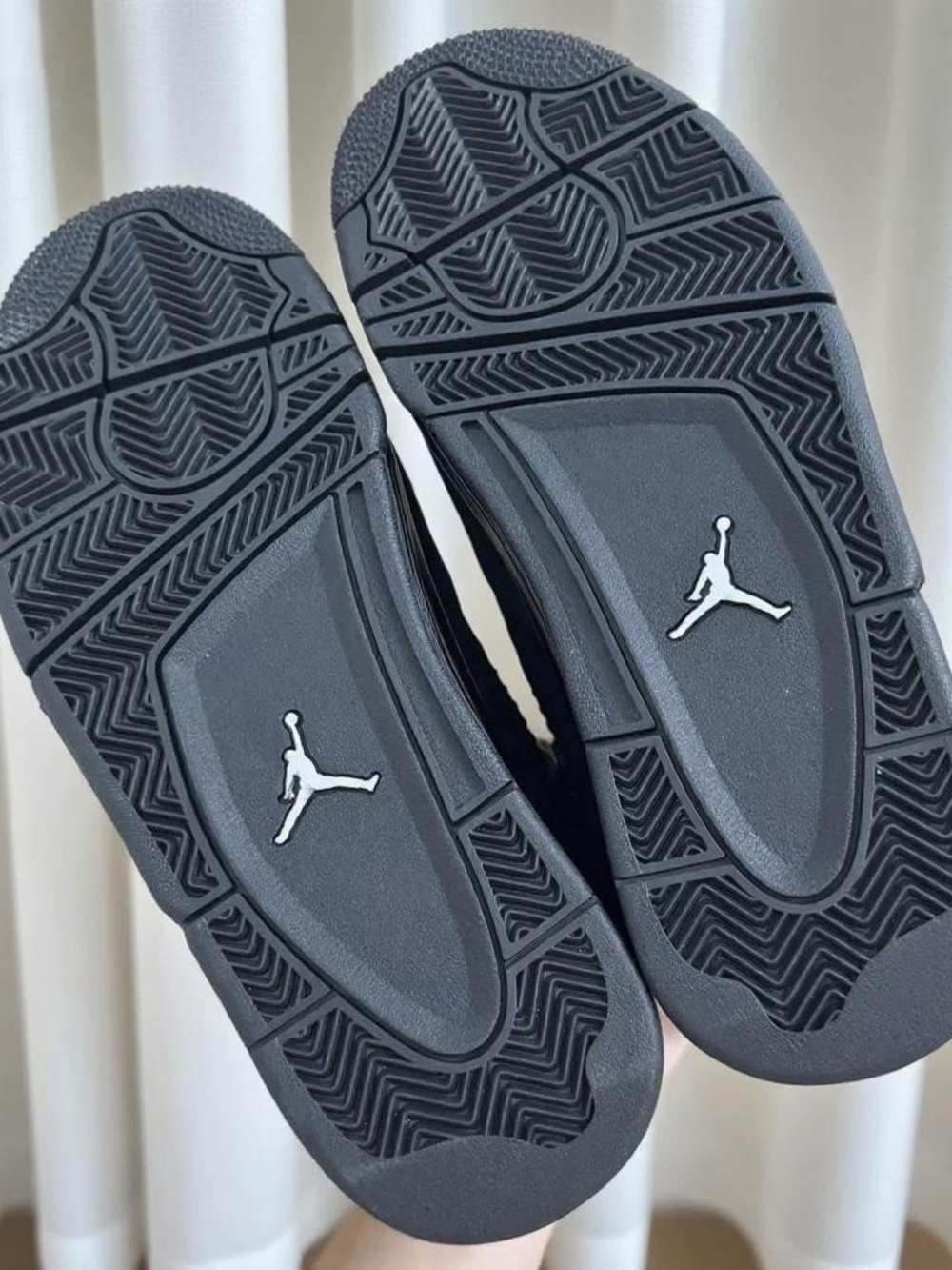 Jordan 4 Retro Black Cat (2020 Version) -Men’s Athletic Shoes -Classic Kicks - Picture 5 of 5